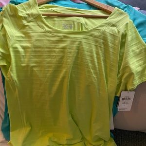 Mounts Hardware athletic T